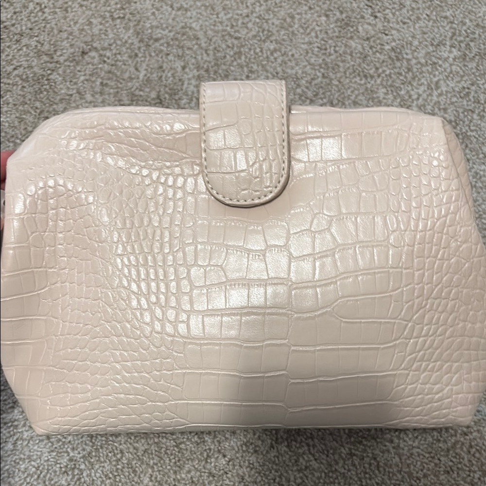 Jules Kae Sorhia oversized clutch